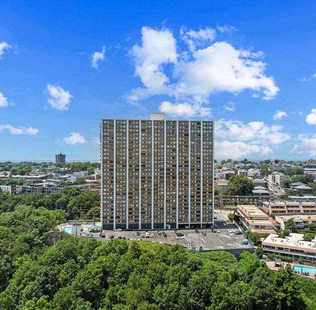 The Apogee, Cliffside Park New Jersey Proper-2