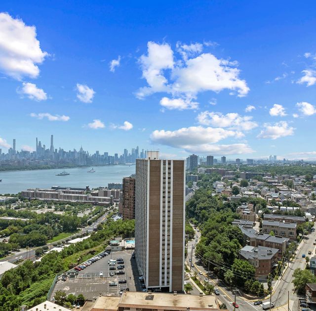 The Apogee, Cliffside Park New Jersey Proper-3