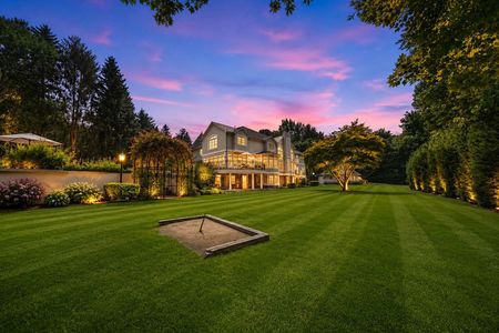 0.17 38 Bridle Way Saddle River NJ Twilight Estate Garden Glow