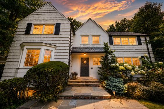 0.18 16 N Brae Twilight Welcome at House 16