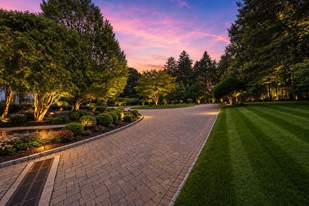 0.18 38 Bridle Way Saddle River NJ Twilight Driveway Garden Glow