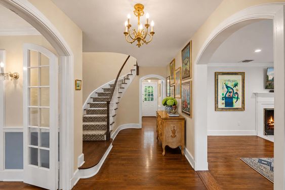 0.19 16 N Brae Elegant Traditional Foyer with Curved Staircase