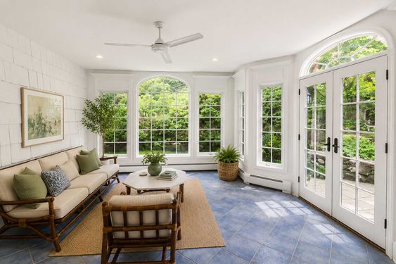 0.23 16 N Brae Bright Sunlit Rattan Sunroom