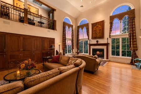 0.27a 38 Bridle Way Saddle River NJ Warm Traditional Living Room at Sunset