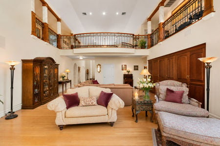 0.28a 38 Bridle Way Saddle River NJ Elegant Two-Story Traditional Living Room