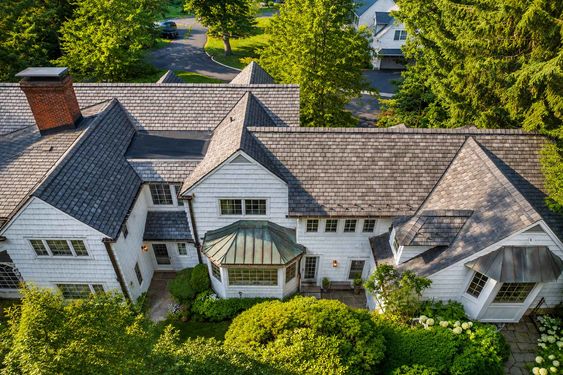 0.3 16 N Brae Aerial View of a Grand Garden Estate
