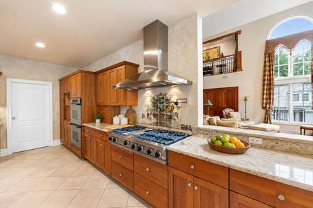 0.31d 38 Bridle Way Saddle River NJ Warm Wood Kitchen with Open Living Area