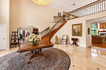 0.35 38 Bridle Way Saddle River NJ Large Foyer