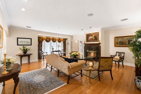 0.36 38 Bridle Way Saddle River NJ Elegant Traditional Living Room Retreat