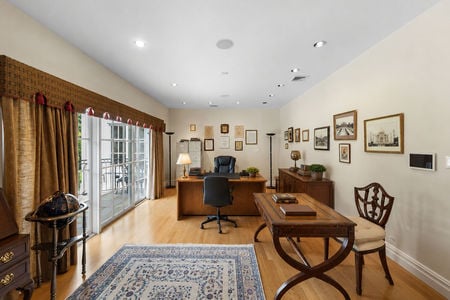 0.39a 38 Bridle Way Saddle River NJ Home Office with Balcony
