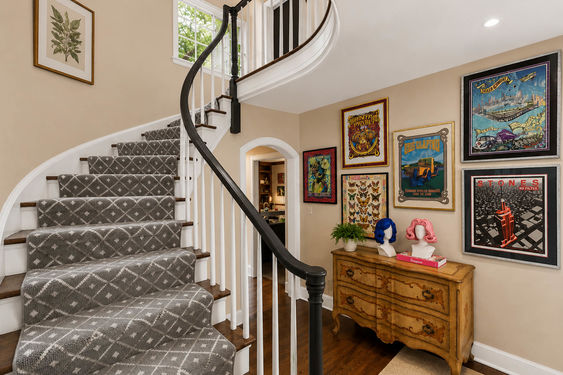0.40a 16 N Brae Eclectic Foyer with Curved Staircase
