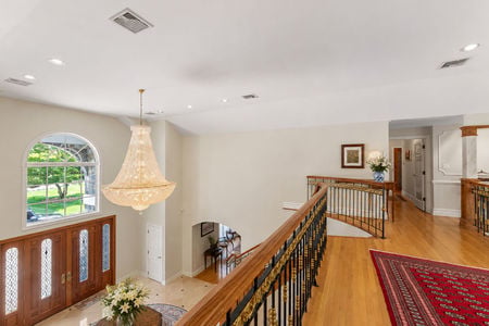 0.41b 38 Bridle Way Saddle River NJ Grand Chandelier Foyer Overlook