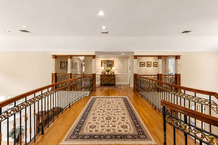 0.41c 38 Bridle Way Saddle River NJ Elegant Traditional Hallway with Ornate Railings