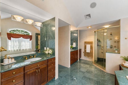 0.46 38 Bridle Way Saddle River NJ Green Marble Spa Bathroom
