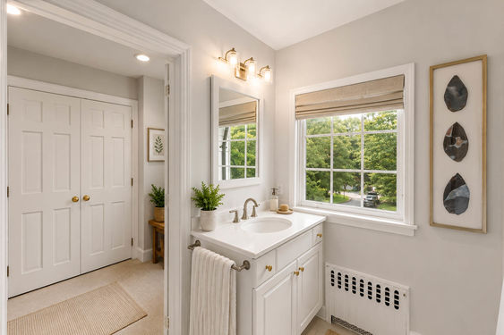 0.46b 16 N Brae Bright Minimalist Bathroom with Warm Accents