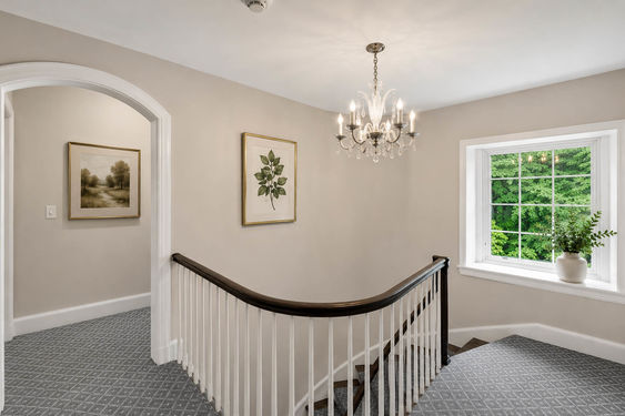 0.47 16 N Brae Elegant Staircase Landing with Botanical Accents