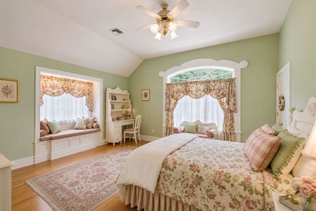 0.49 38 Bridle Way Saddle River NJ Pastel Cottage Bedroom Retreat