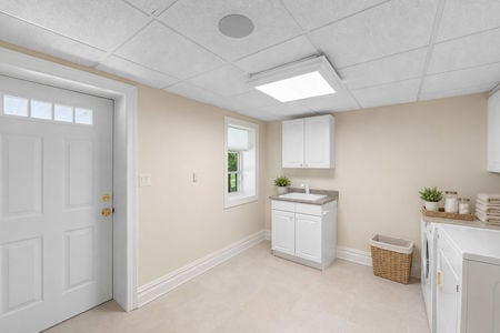 0.49i 38 Bridle Way Saddle River NJ Laundry Room
