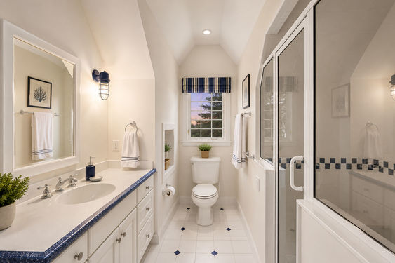 0.54a 16 N Brae Bright Nautical Bathroom Retreat