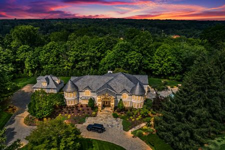 0.56 38 Bridle Way Saddle River NJ Forest Mansion