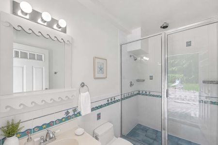 0.5a 38 Bridle Way Saddle River NJ Bright Coastal Bathroom Retreat