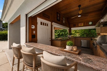 0.5b 38 Bridle Way Saddle River NJ Sunlit Rustic Patio Kitchen Bar