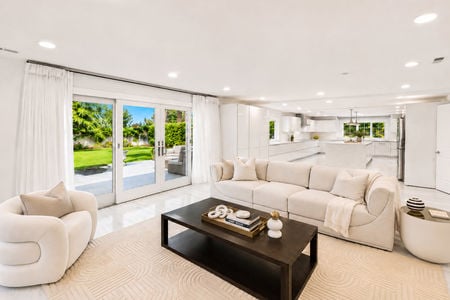 16. 108 Briarwood Bright Modern Beige Living Room and Kitchen