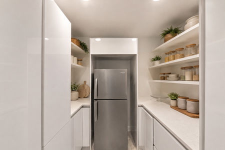 26. 108 Briariwood Modern Clean Pantry