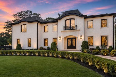 33 Jane Elegant Mansion at Sunset