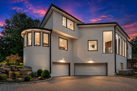 4. 1 Lambs Twilight Glow on a Modern Home
