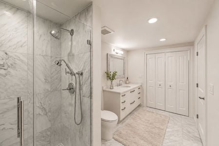 56. 108 Briarwood Modern Bathroom