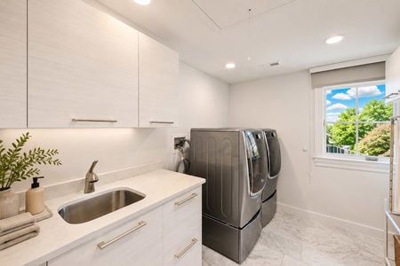 59. 108 Briarwood Bright Modern Laundry Room Retreat