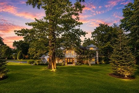 83. 108 Briarwood Twilight Estate with Luminous Gardens