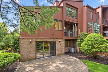0.07 Townhouse 2 Sutton Place Englewood NJ-47