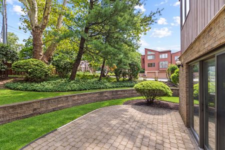 0.08 Townhouse 2 Sutton Place Englewood NJ-46