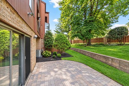 0.09 Townhouse 2 Sutton Place Englewood NJ-45