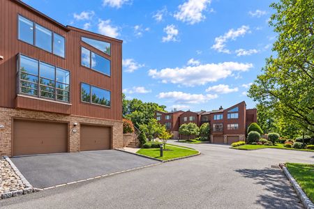 0.10 Townhouse 2 Sutton Place Englewood NJ-54