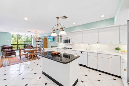 0.17 Townhouse 2 Sutton Place Englewood NJ-6