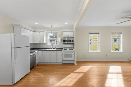 23 31 Wanamaker Unit 1