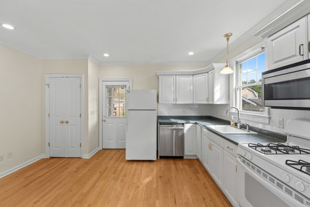 24 31 Wanamaker Unit 1