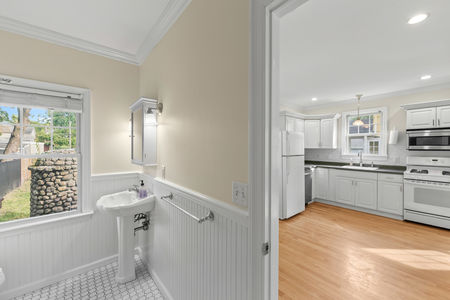 35 31 Wanamaker Unit 1