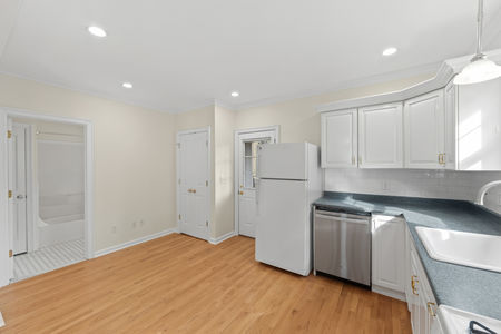 39 31 Wanamaker Unit 1