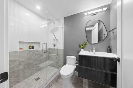 53 Lower level full bath