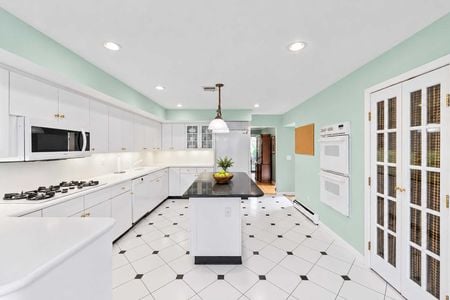 Townhouse 2 Sutton Place Englewood NJ-8