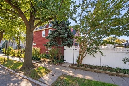 13 fence gate at 46 Laurel St, Ridgefield Park