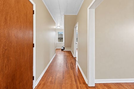 22 2nd floor halway 46 Laurel St, Ridgefield Park