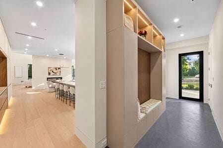 23 Mudroom 236 WoodCrest Paramus NJ