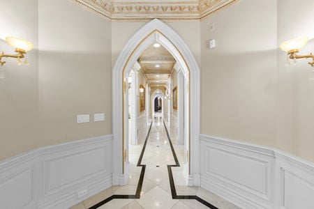 33 Castle Hallways