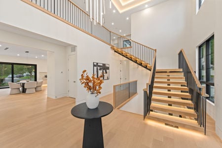 36 236 WoodCrest Paramus NJ