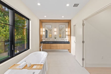 43 236 WoodCrest Paramus NJ